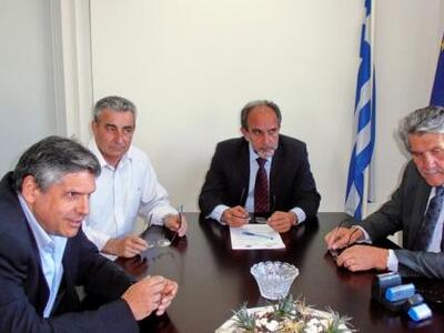 Υπογραφή σύμβασης για αποχετευτικούς αγω...