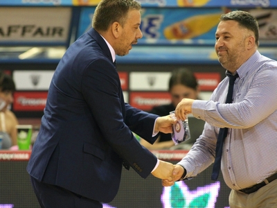 Τελικός με Έλληνες προπονητές μόλις για ...