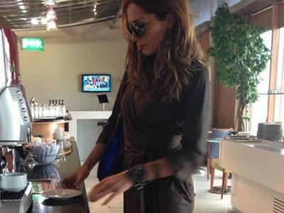 Χαλαρή βόλτα για τη Δέσποινα Βανδή με τη...