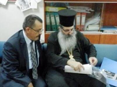 Ο Μητροπολίτης Πειραιώς ξαναχτυπά - Γιατ...