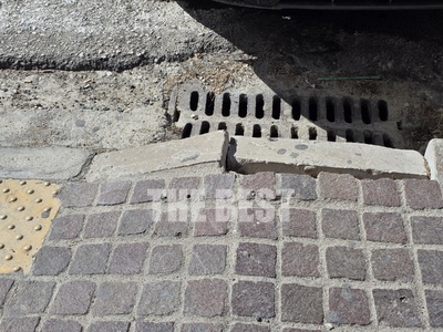 Οι πατρινοί σπάνε τα πόδια τους σε πεζοδ...