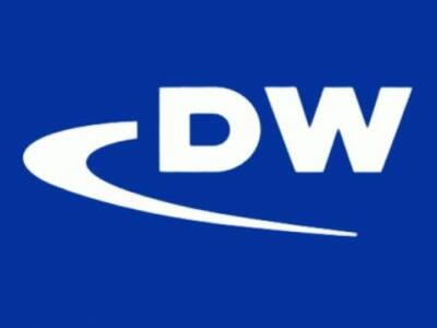 DW: Η Ελλάδα ελπίζει σε ανάπτυξη της οικονομίας