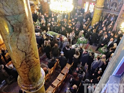 Απέραντη θλίψη στην κηδεία του καθηγητή Δημήτρη Βασιλακόπουλου - ΦΩΤΟ