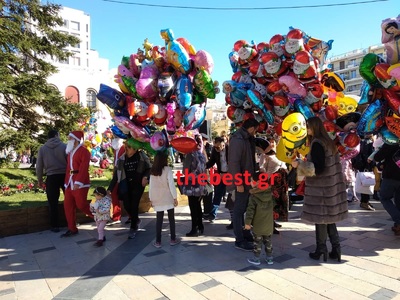 Γιορτινοί ρυθμοί και σήμερα στην αγορά τ...