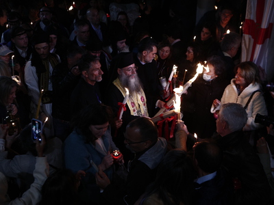 Άφιξη του Αγίου Φωτός στην Εξαρχία στον ...