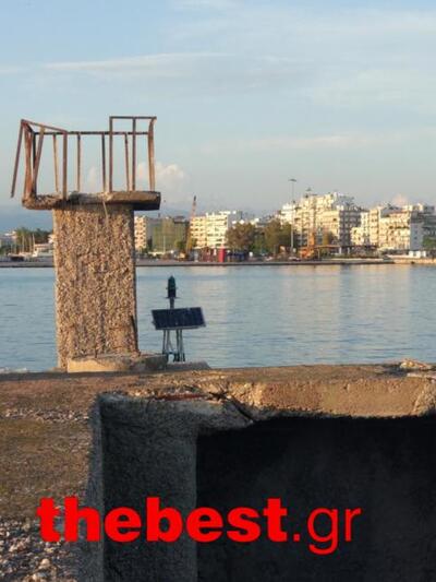 Δίπλα στο εκκλησάκι. Για καλύτερη θέα