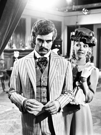 "Επαναστάτης Ποπολάρος" με τον...