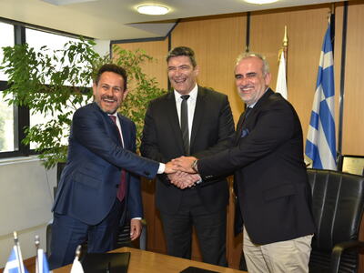 Από αριστερά Nicola Battilana-Διευθύνων ...