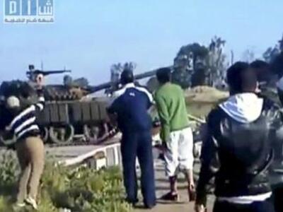 Συρία: Αντάρτες κατέλαβαν αποθήκη πυρομα...