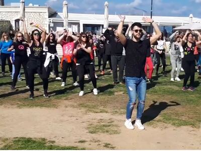 Η Πάτρα την Πέμπτη χορεύει καρναβαλικά γ...