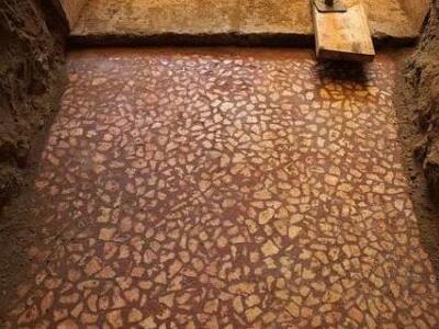 Νέες εντυπωσιακές εικόνες από τον τάφο τ...