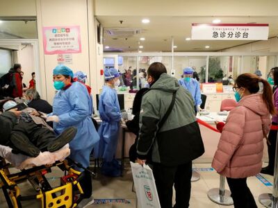 Εξαπλώνεται ραγδαία ο κορωνοϊός στην Κίν...