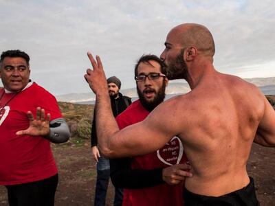 "Φασιστοειδή ντυμένα ναυαγοσώστες, ...