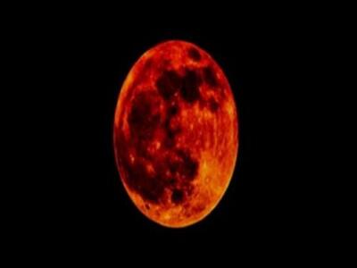 Ματωμένη Σελήνη: Γιατί η νύχτα θα βαφτεί...