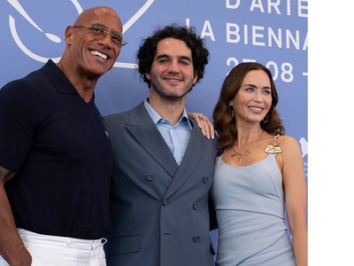 Οι πρωταγωνιστές Ντουέιν Τζόνσον και Εμι...