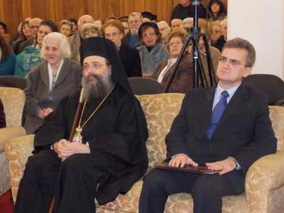 Κατάμεστη από κόσμο η αίθουσα της Διακιδ...