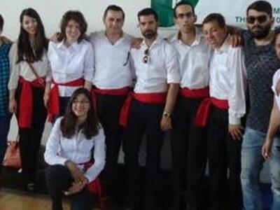 Η χορευτική ομάδα του ιδρύματος "Μέ...