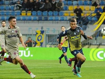 Νίκη για να εδραιωθεί στη δεύτερη θέση θ...