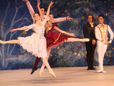 Πάτρα: Καταχειροκροτήθηκαν οι χορευτές τ...