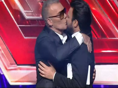X-Factor: «Κρεσέντο» ιερέα για το φιλί τ...