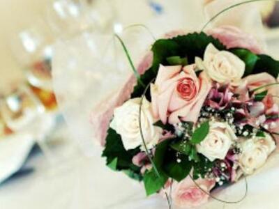 Οι νεόνυμφοι γλεντούσαν και οι διαρρήκτε...