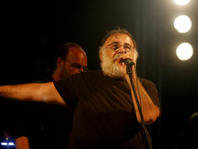 Ο Θάνος Μικρούτσικος έχει γενέθλια σήμερα