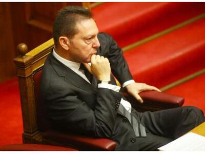 Στουρνάρας εκτός τόπου και χρόνου... - Μ...