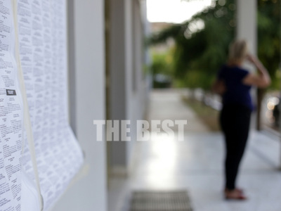 Η Ελλάδα ψηφίζει - Άνοιξαν στις 7 το πρω...