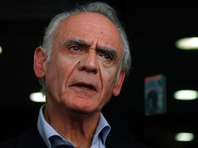 'Ακης: από τις offshore αγόραζε, από τη ...