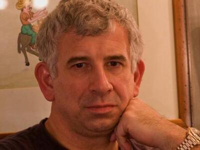 O Πέτρος Φιλιππίδης σε ... κάμπινγκ