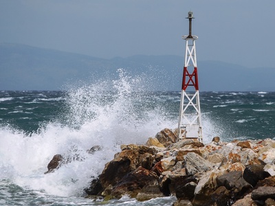 Καιρός: Δυνατοί βοριάδες και σήμερα στο Αιγαίο