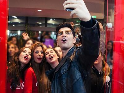 ΤΟ ΠΙΟ ΔΙΑΣΗΜΟ ΓΥΑΛΙΝΟ ΜΠΟΥΚΑΛΙ, ΣΥΜΒΟΛΟ...