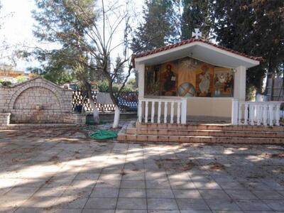 Πάτρα: Πανηγυρίζει το γραφικό εκκλησάκι ...