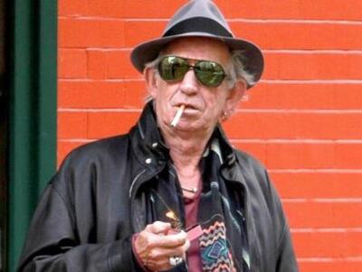 Ο Κιθ Ρίτσαρντς δηλώνει ότι "έκοψε ...