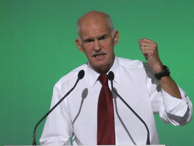 Ο Γ. Παπανδρέου στο Εθνικό Συμβούλιο  