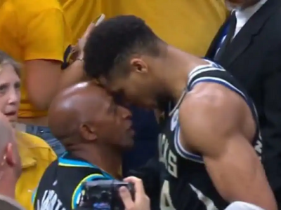 Έξαλλος ο Γιάννης Αντετοκούνμπο μετά τον...