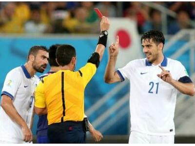 Ο Πατρινός Κώστας Κατσουράνης δίνει το σ...