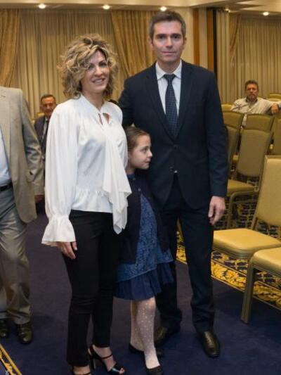 Ο Φοίβος Καρακίτσος με τη σύζυγό του Έλε...