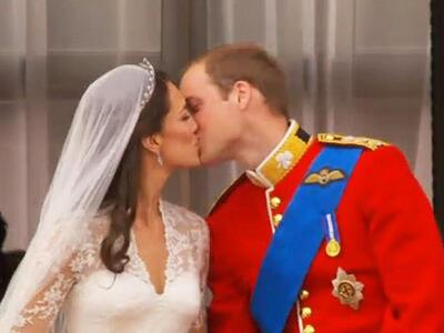 Με το δημόσιο φιλί στο μπαλκόνι του Μπάκ...