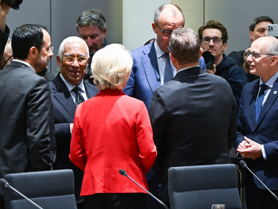 Politico: Πώς οι απειλές Τραμπ και η κρί...