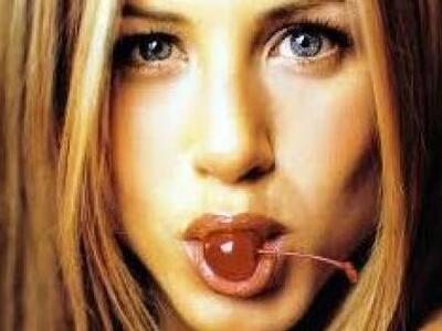 Jennifer Aniston: Εντυπωσιακή στα 44, με...