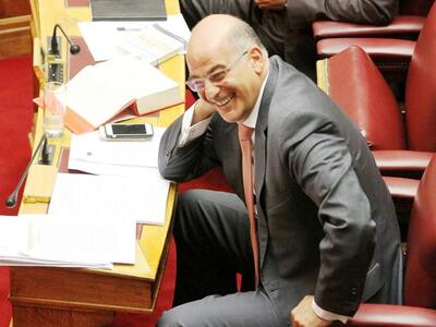 Δένδιας: Ημιφρένεια αυτό που συμβαίνει μ...