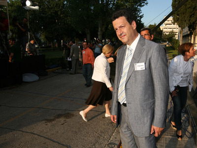 Απίστευτοι μισθοί κρατικών αξιωματούχων