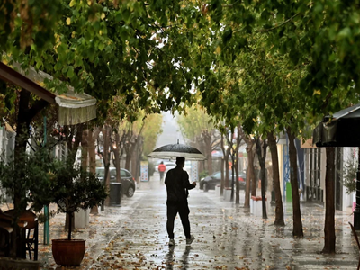 Καιρός: Με βροχές και πτώση της θερμοκρα...