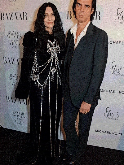 NIK KAI ΣΟΥΖΙ ΚΕIΒ ΜΕ THE VAMPIRES WIFE