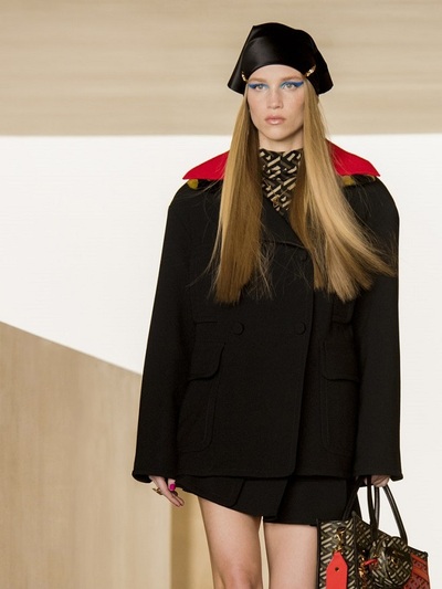 Versace show fall- winter 2021- 2022