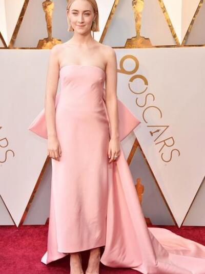 ΣΙΡΣΑ ΡΟΝΑΝ ΜΕ CALVIN KLEIN