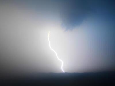 Κεραυνός χτύπησε τη Λαμία - ΔΕΙΤΕ ΤΟ ΒΙΝΤΕΟ 