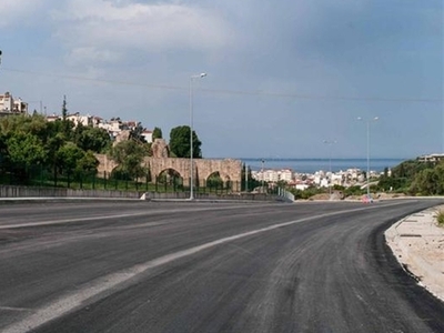 Πάτρα: Οδηγούσε ανάποδα και με την όπισθ...