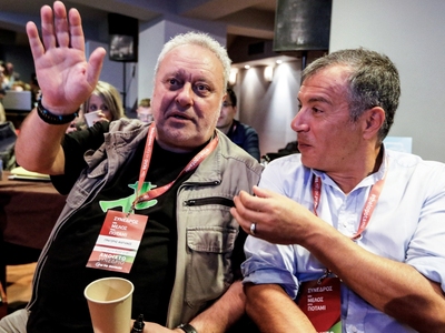 Ο Θεοδωράκης «κρέμασε στα μανταλάκια» το...